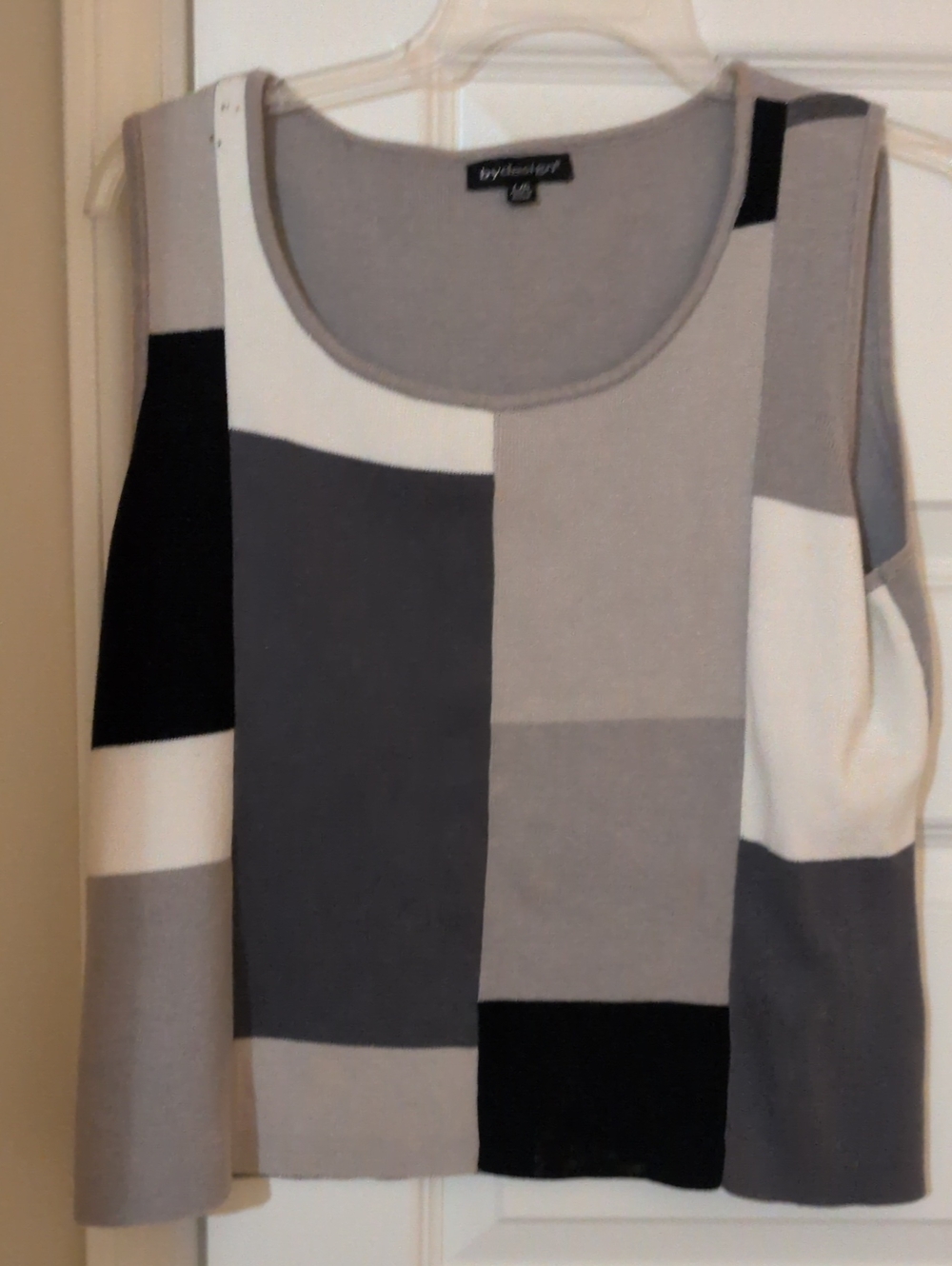 Byblos Gray & Black Colorblock Sleeveless Knit Tank